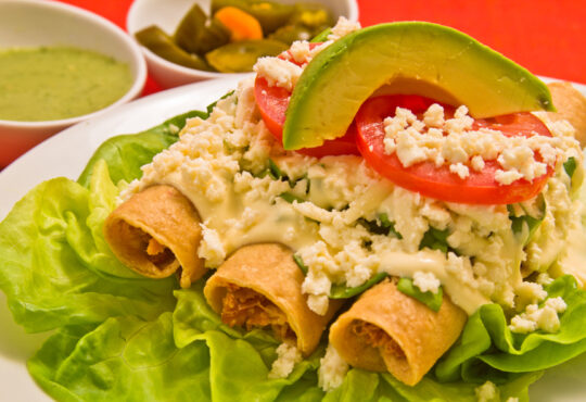 tacos dorados de zanahoria con queso